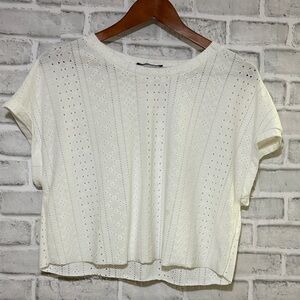 Zara White Eyelet short sleeve blouse size small